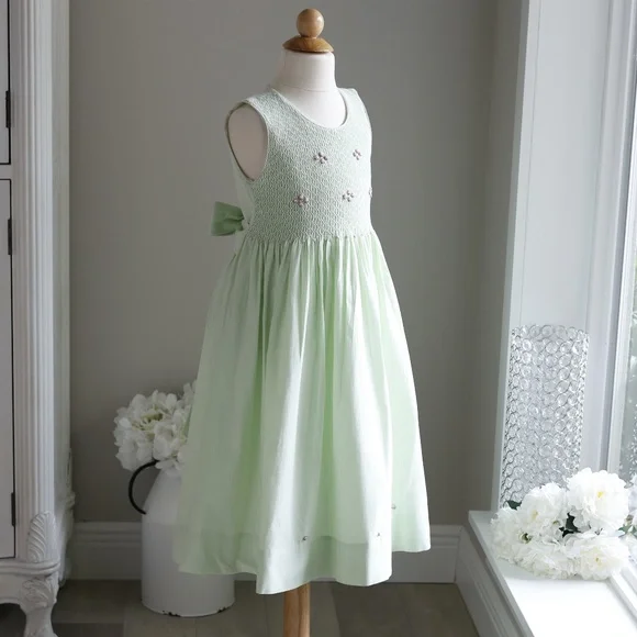 Strasburg Dresses | Strasburg Dress Apple Green Seersucker Hand Smocked With Embroidery Size 7 | Color: Green/White | Size: 7/8 | Shellie_Roo's Closet